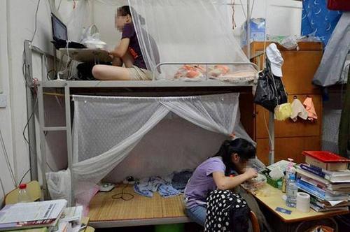 为什么女生宿舍里都抢着要“睡上铺”？学妹：其实原因有3点！(图2)