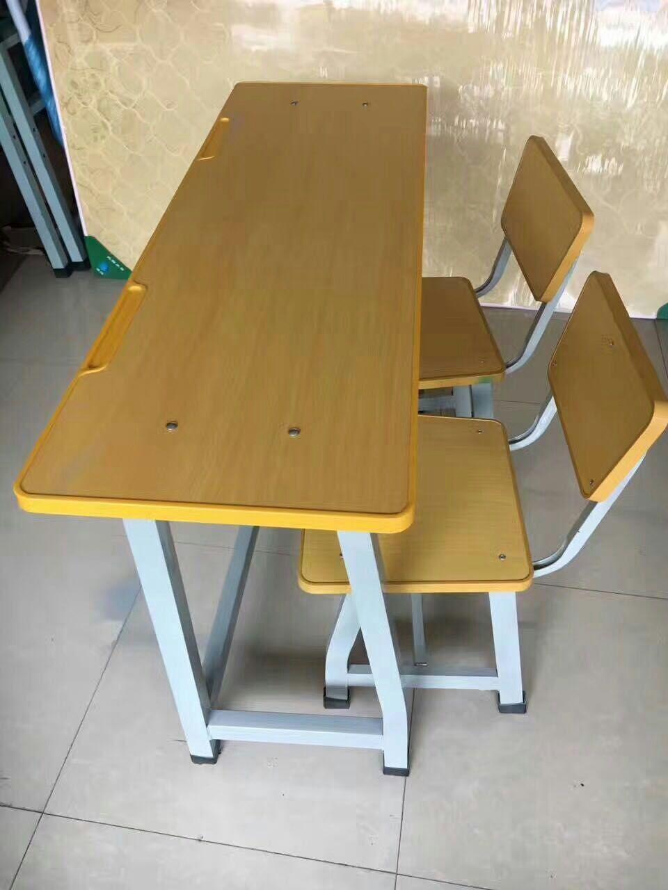 可躺式桌椅、折叠午睡床、舒适午休房躺式午睡的中小学生有多幸福？(图1)