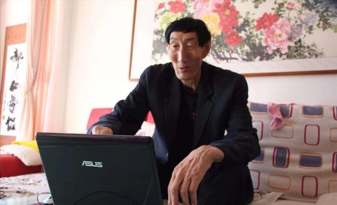 中国第一巨人鲍喜顺：不听医生劝告非要生子现在儿子长到多高？(图13)
