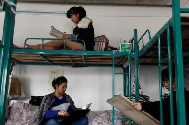 女生宿舍时都抢着“睡上铺”？学姐：无非就是这3点(图3)