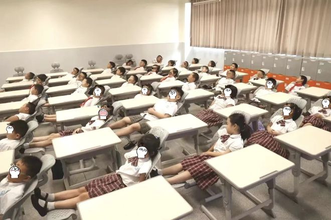 深圳学生“智能午休桌椅”上热搜！央视点赞(图5)