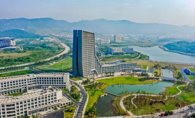 江苏科技大学怎么样？央视聚焦环境优美这就是理想院校！(图1)