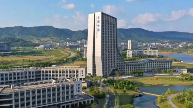 江苏科技大学怎么样？央视聚焦环境优美这就是理想院校！(图2)