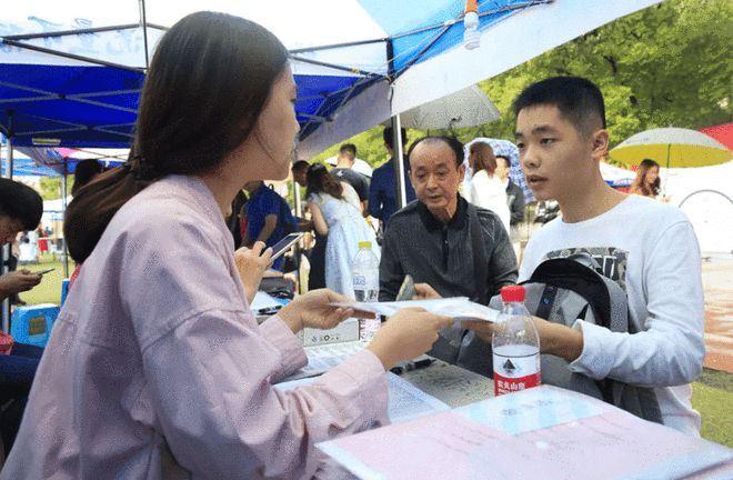 大一入学床位要怎么选掌握这3点技巧大学才能过得顺心(图6)