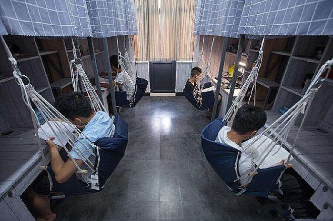 新生入学宿舍床位安排竟有3个“潜规则”大二师姐：都是套路(图1)