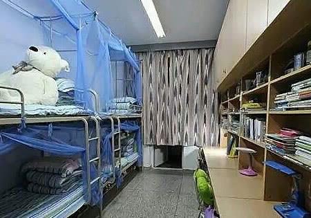 为何有的大学宿舍不让自己选床位而是提前安排好？原因太扎心！(图2)