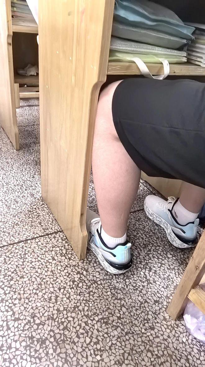 聚焦桌椅配置改善 关注学生“成长烦恼”(图2)