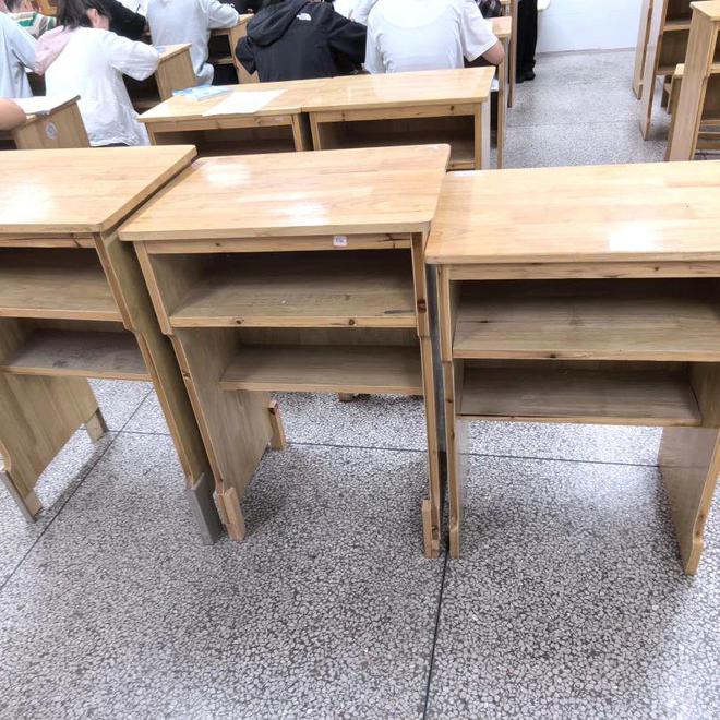 聚焦桌椅配置改善 关注学生“成长烦恼”(图4)