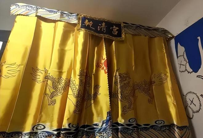 多所高校发布通知撤掉大学生宿舍的“遮羞布”网友们吵翻天(图4)