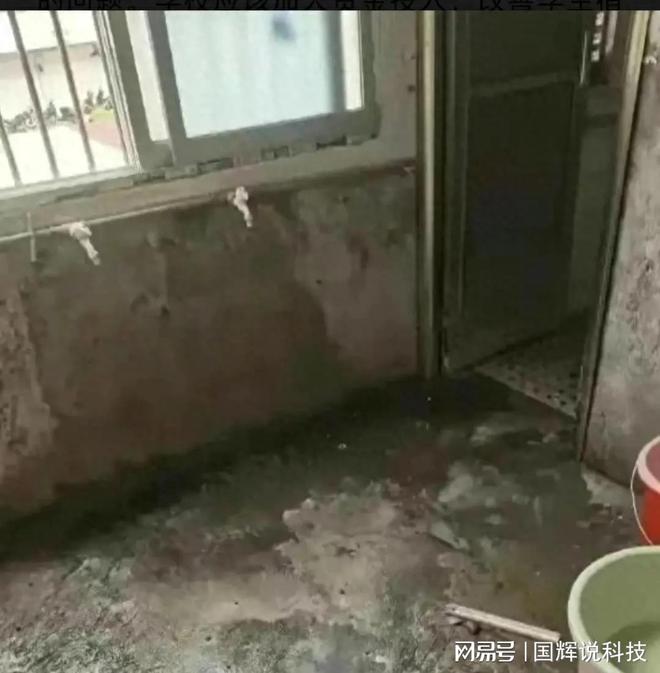 广西学生宿舍引爆网络 网友纷纷感叹 都比不上狗窝!(图5)