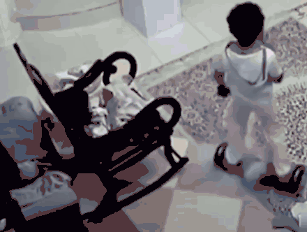 热闻1分钟两次爆炸起火！“代步神器”平衡车深夜自燃很多人都在玩(图1)