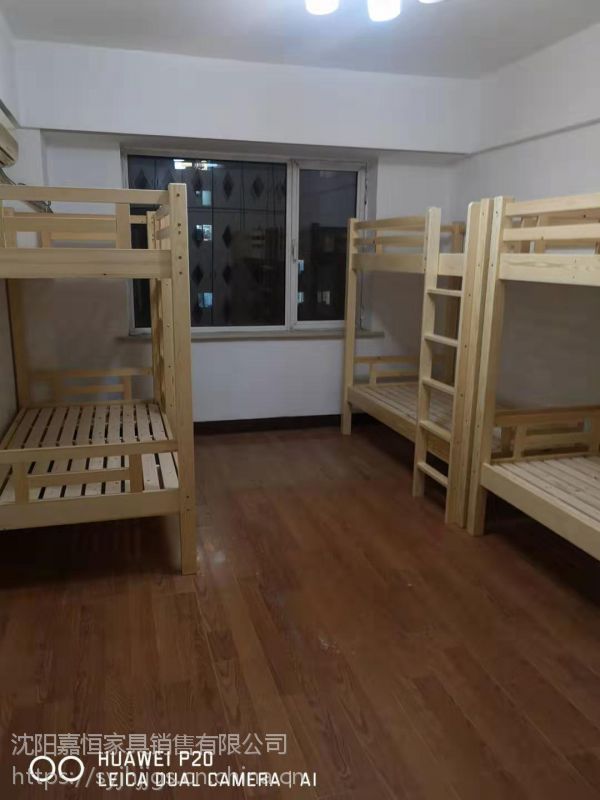 甬江边一家具厂突发大火 十年老厂20多万元家具付之一炬(图1)