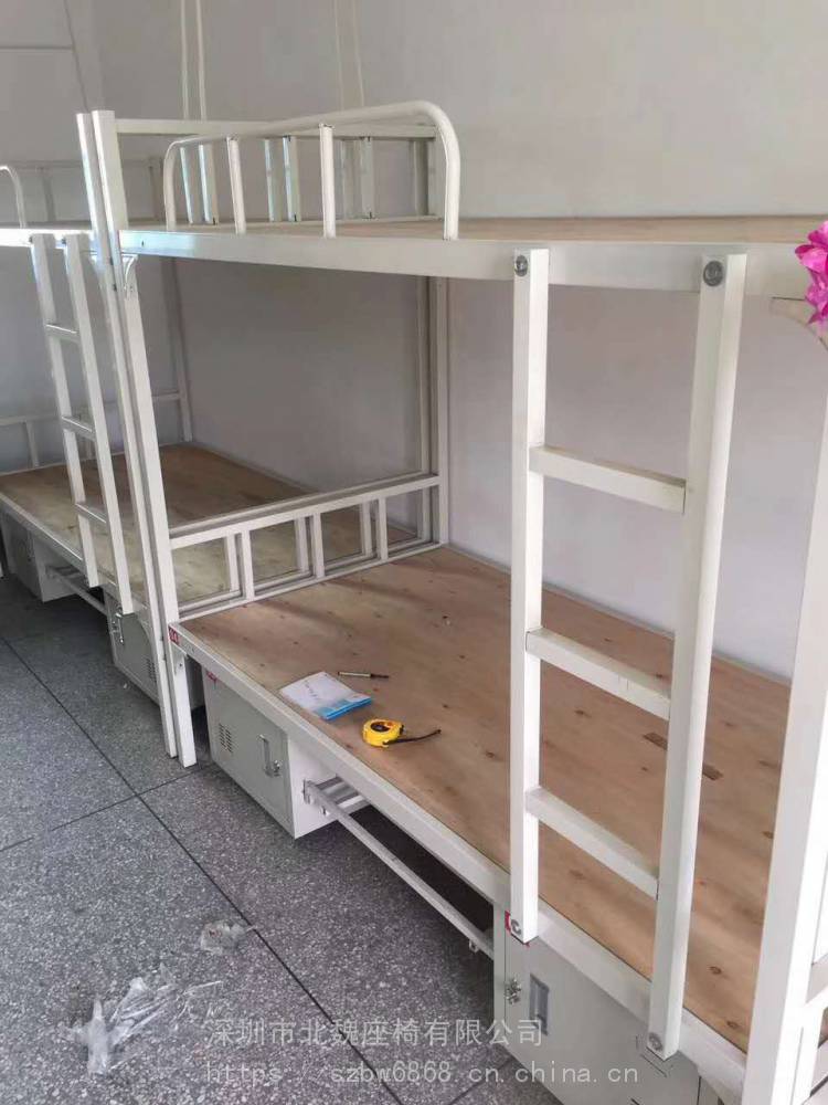 学生课桌椅、宿舍储物柜及实训室家具公开招标招标公告(图1)