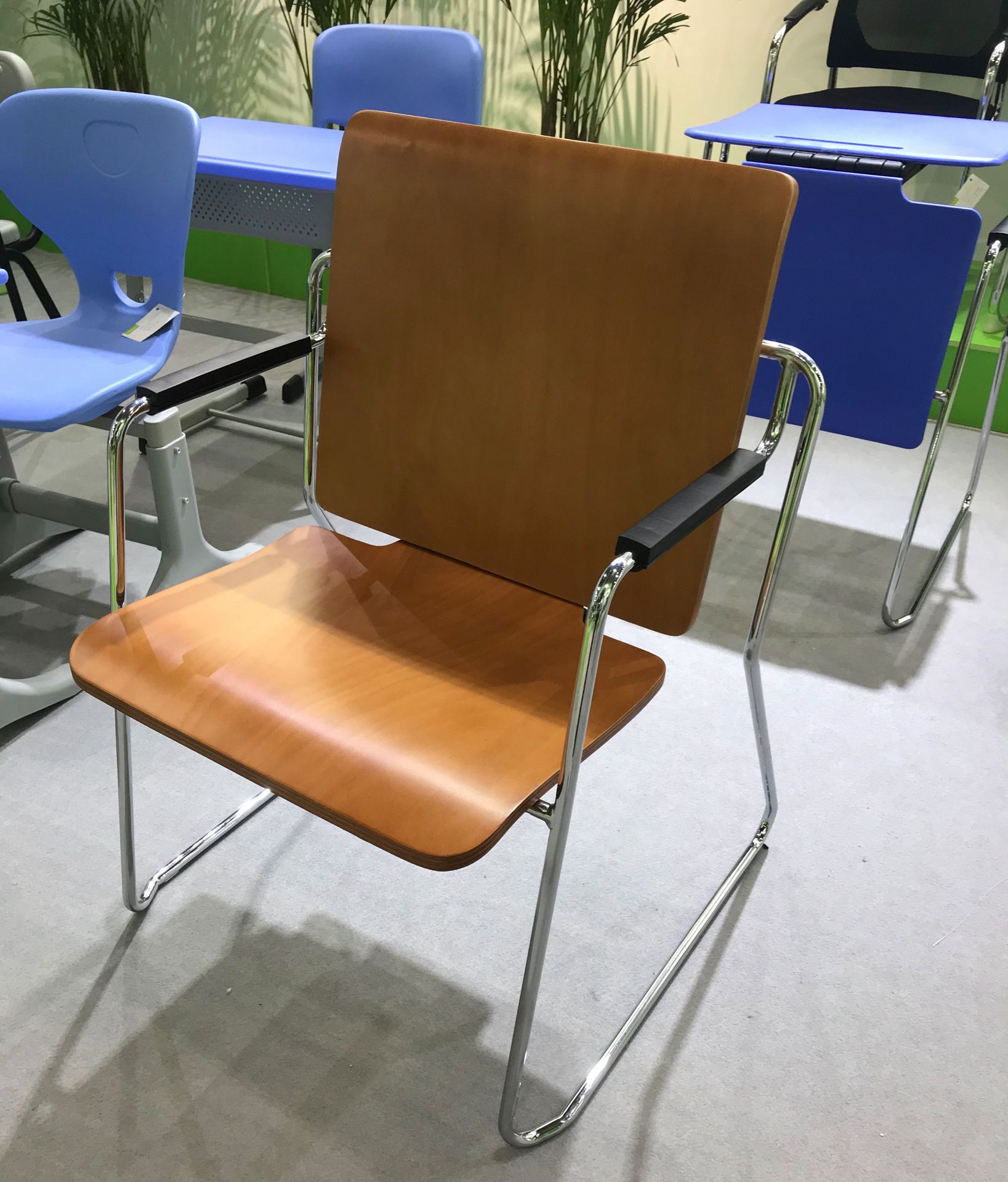福建师范大学协和学院阶梯教室课桌椅更换采购项目公开招标公告(图1)