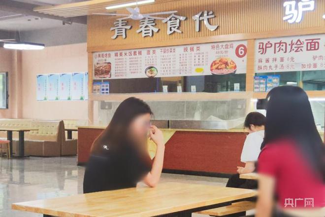 虾滑中吃出蛆虫烤鱼里出现蛆虫红米肠里藏有……食品安全底线一定要守住！(图5)