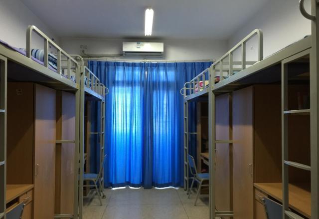 大学宿舍床位选择有讲究过来人：最好别选这三个床位后悔四年(图3)