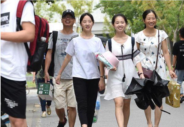 大学宿舍床位选择有讲究过来人：最好别选这三个床位后悔四年(图8)