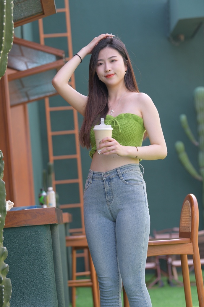 三攻一受4p嗯啊巨肉寝室㷧视频 - 三攻一受4p嗯啊巨肉寝室㷧视频下载安装版V(图1)