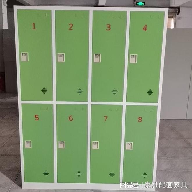企业换上铁皮更衣柜宿舍环境焕然一新(图1)