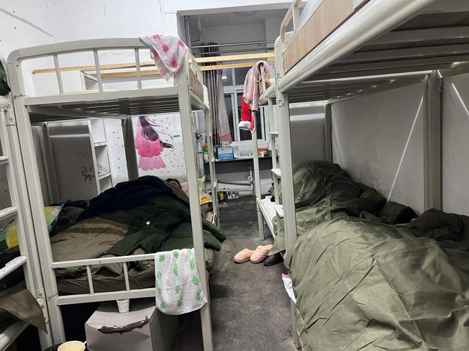 筠连滑坡受灾村民已安置进学校宿舍当地全力保障吃住等需求(图3)