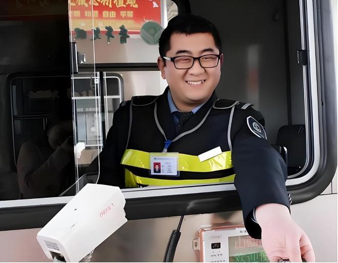 高速收费人员月薪才2000左右为何很少有人离职看完你就明白了(图16)