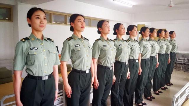 镜头下的中美俄三国军人宿舍差别一眼就可以看出来(图1)