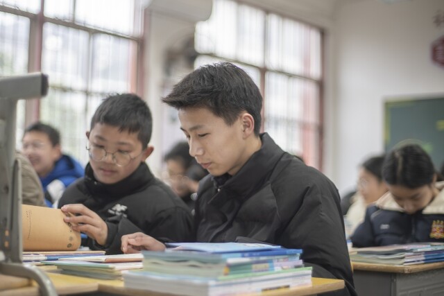 团洲学校406名学生开学报到首批搬进安置房的学生实现家门口上学(图5)