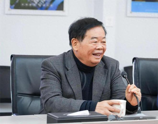 曹德旺的福耀科技有多好？学费和公立大学一样本科生两人一宿舍(图1)