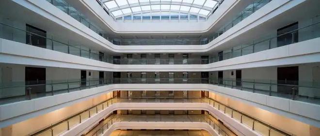 曹德旺的福耀科技有多好？学费和公立大学一样本科生两人一宿舍(图5)
