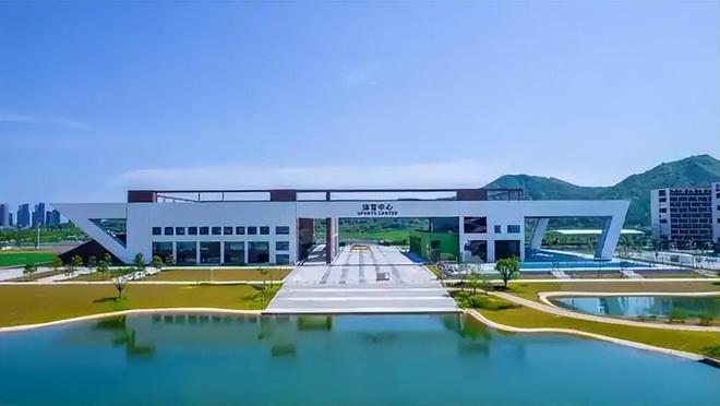 曹德旺的福耀科技有多好？学费和公立大学一样本科生两人一宿舍(图11)