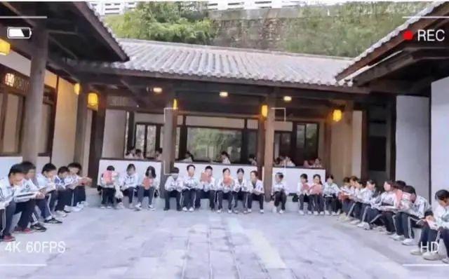 吐槽“有钱修草堂没钱建宿舍”的学生已返校当地教体局：学校需反思改进(图4)
