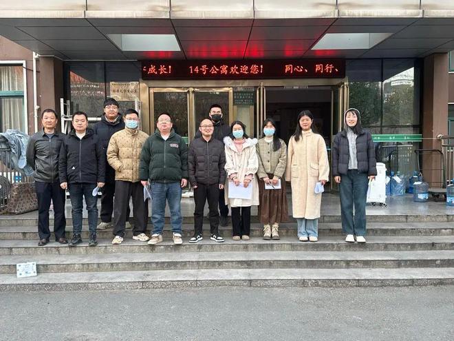 筑牢安全线 稳启新学期 信阳学院商学院开展新学期宿舍安全专项检查活动(图1)