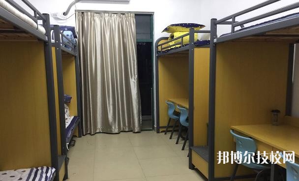 龙真泽郎率队调研督导学校春季开学及校园改造工作(图1)