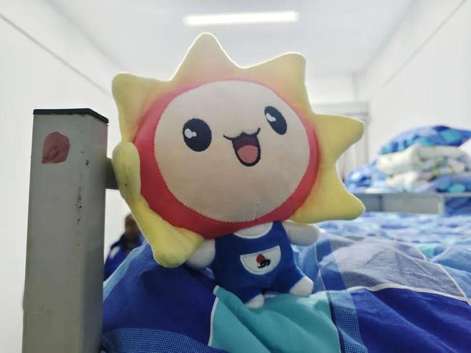 珠峰脚下书声又起：西藏定日地震灾区孩子们如期开学(图2)