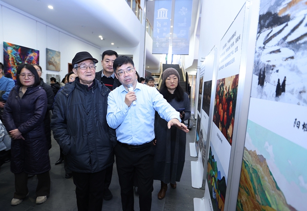 清华大学举办“人机共生”画展 探索AI艺术创作新范式(图3)