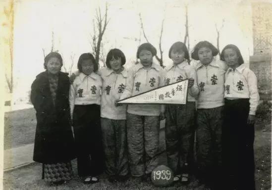 140岁的镇江“”崇实女子中学”赛珍珠在这长大蒋中正为它题字培养出许多民国气质淑女！(图7)