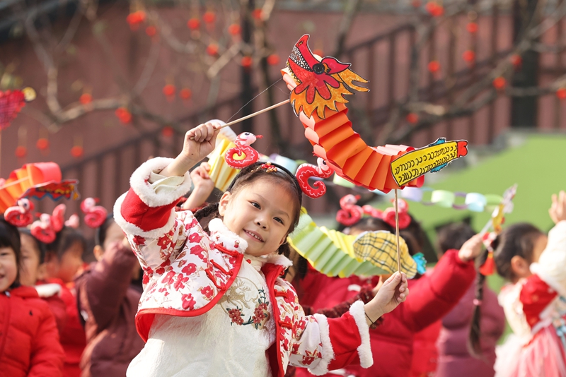 多彩校园活动迎新年(图1)