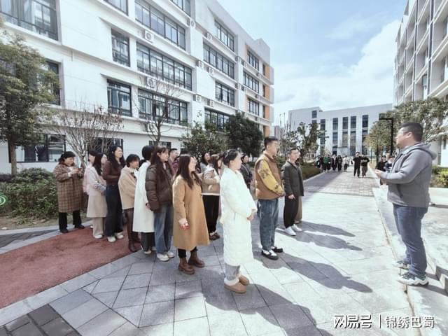 筑牢安全防线：绵阳三江实验学校开展学生公寓违禁物品专项检查(图1)