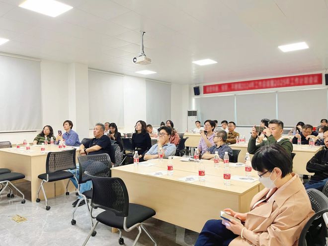 装配化装修技术企业调研与专业建设研讨会在联塑领和圆满举行(图6)