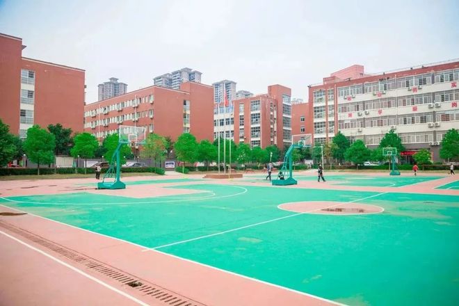 长沙中部铁路航空中等职业学校宿舍条件(图3)