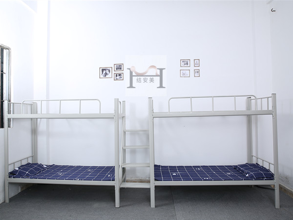 员工双层铁床宿舍铁架床单人铁床批发-康胜家具(图3)