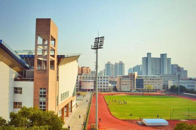 其实吧高中双休很好操作但是取消晚自习会让不少学校头疼(图2)
