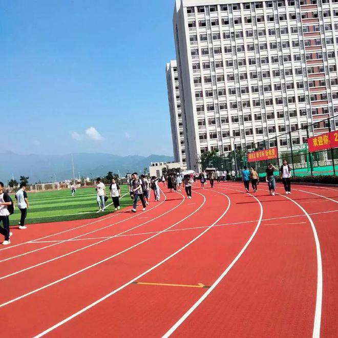 其实吧高中双休很好操作但是取消晚自习会让不少学校头疼(图4)