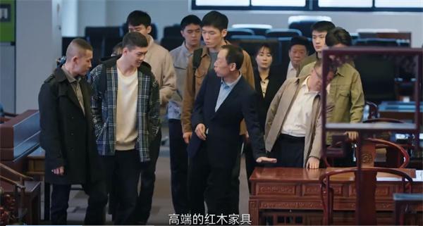 李忠信红木：多部热播带火家居顶流！红木家具竟成新中式美学爆款(图2)