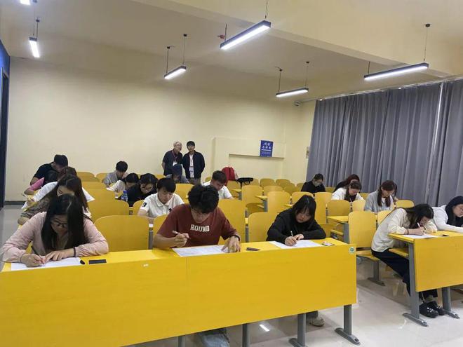 林州建筑职业技术学院全面巡查期末考试 营造良好考风学风(图2)