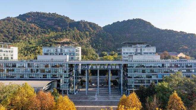 双一流大学满意度排名中戏排第一学生满意的前十名高校是谁？(图7)
