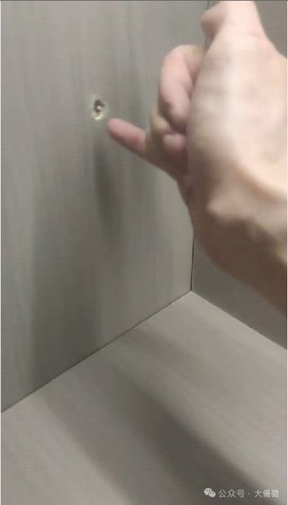 仪征这家全屋定制家具有瑕疵！装修迟迟不能结束(图1)