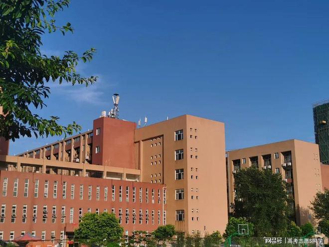 成都理工大学校园环境怎么样？神仙寝室住到毕业不用愁！(图3)