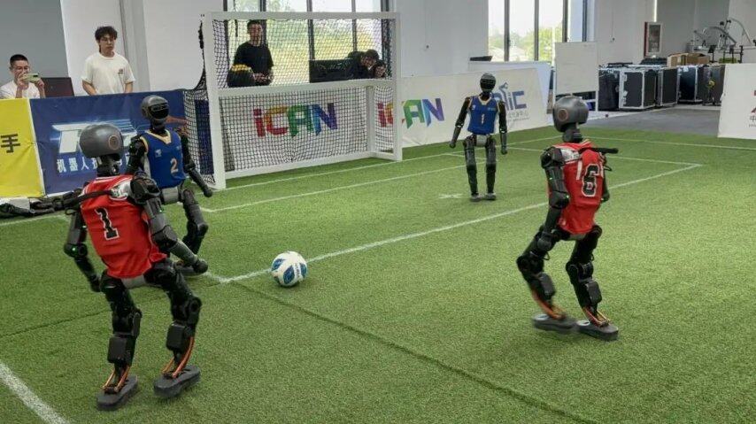中国足球的世界杯冠军梦由一群机器人率先实现(图3)
