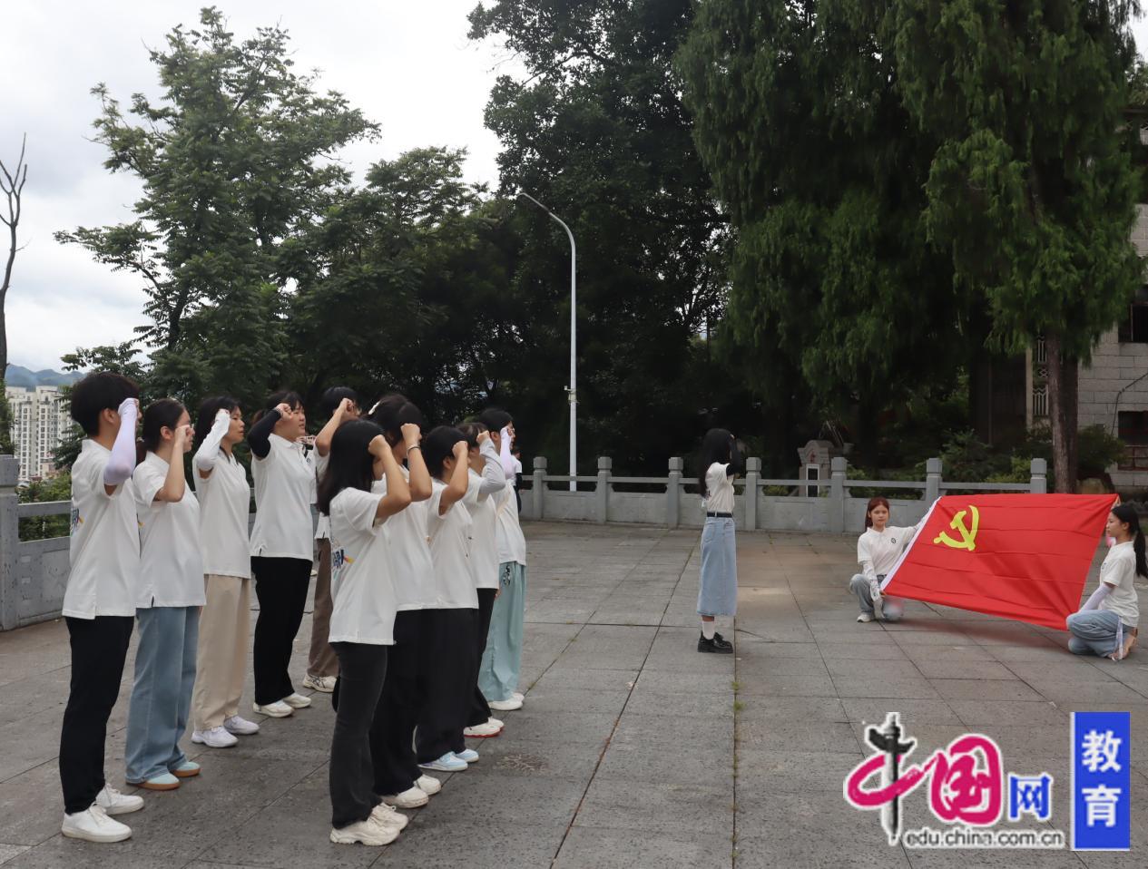 青春红土淬炼精神火种——赣南师范大学“蒲公英”志愿服务队的红色传承之旅(图2)